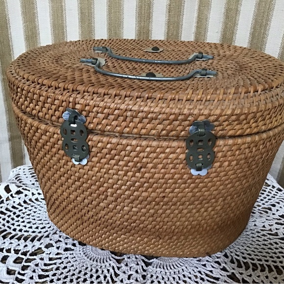 Antique Hong Kong Picnic Tea Set w Basket - Picture 6 of 6